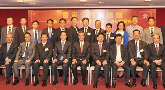 張曉明出席香港公務(wù)員團(tuán)體慶國慶活動