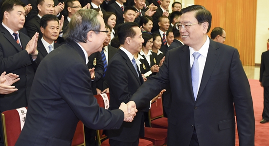 張德江會見香港紀(jì)律部隊文化交流團(tuán)