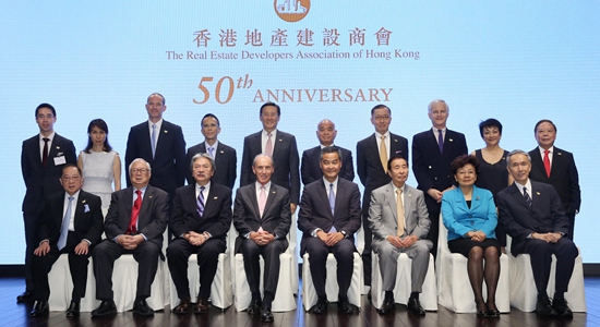 殷曉靜出席香港地產(chǎn)建設(shè)商會50周年會慶酒會