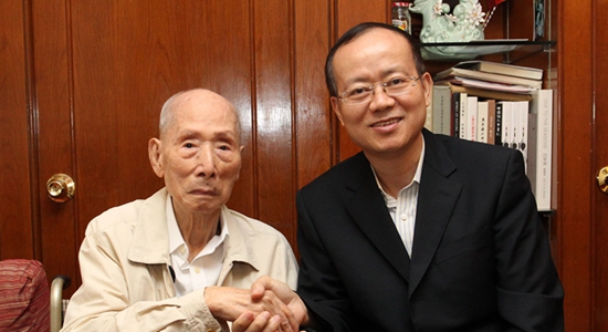 楊健探訪著名攝影大師陳復(fù)禮先生