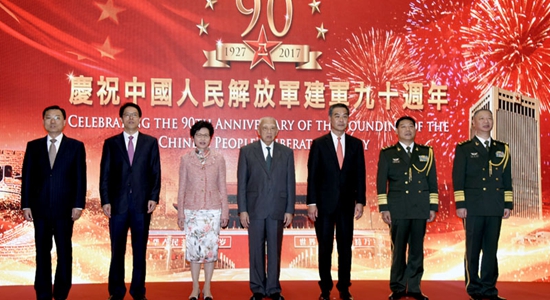 張曉明等出席駐港部隊?wèi)c祝建軍90周年招待酒會