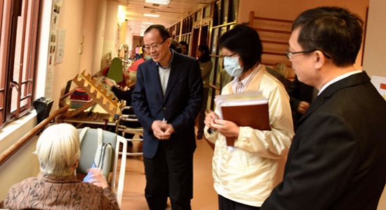 楊健探訪香港志蓮護(hù)理安老院