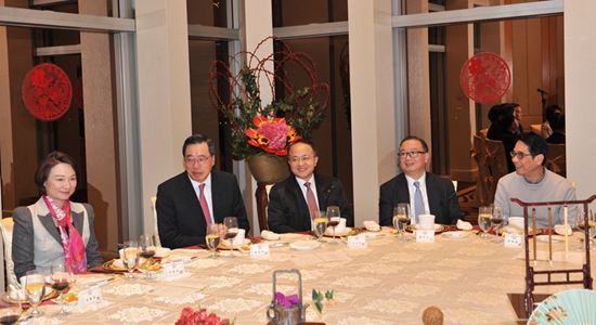 中聯(lián)辦負(fù)責(zé)人與建制派議員共賀新春
