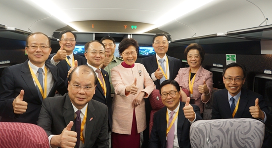 王志民等辦領(lǐng)導(dǎo)出席廣深港高鐵香港段開通儀式并乘坐首發(fā)列車